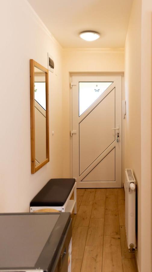 Aranypart Apartman Apartment Siofok Ngoại thất bức ảnh